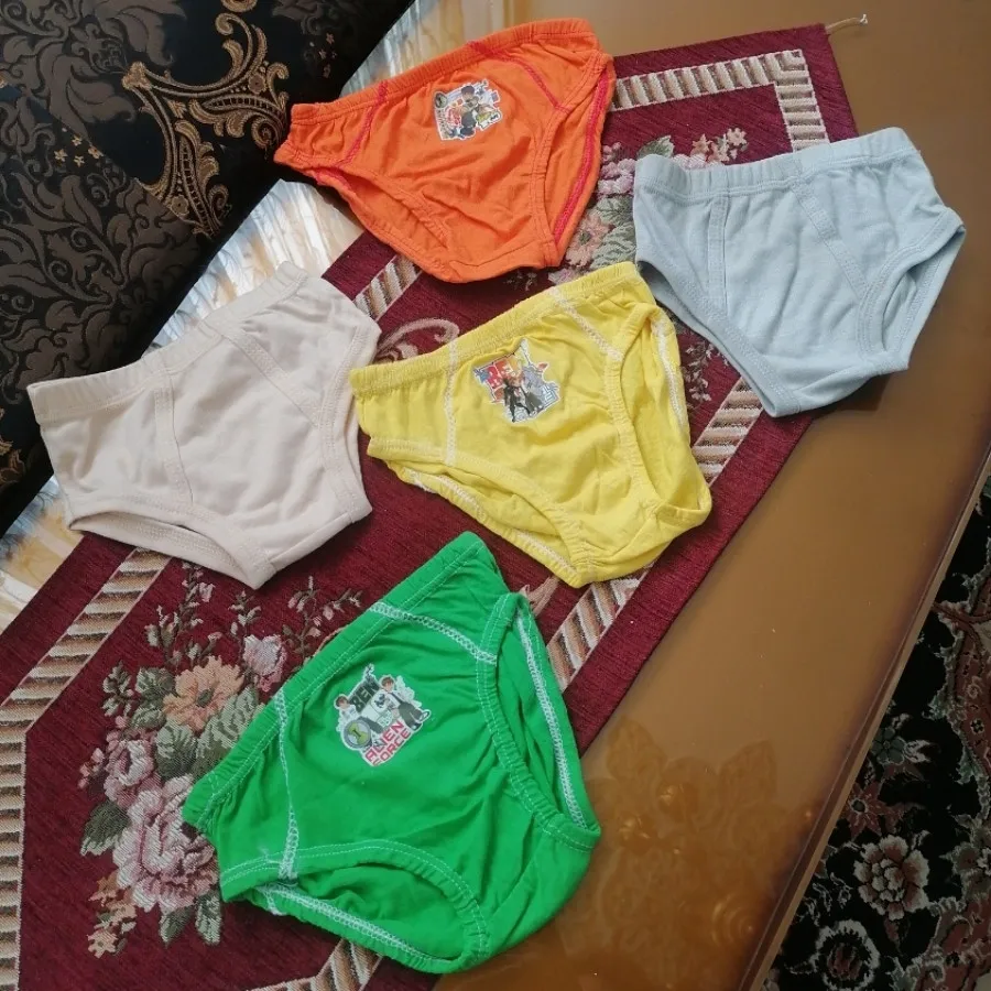 شلوارک بچگانه