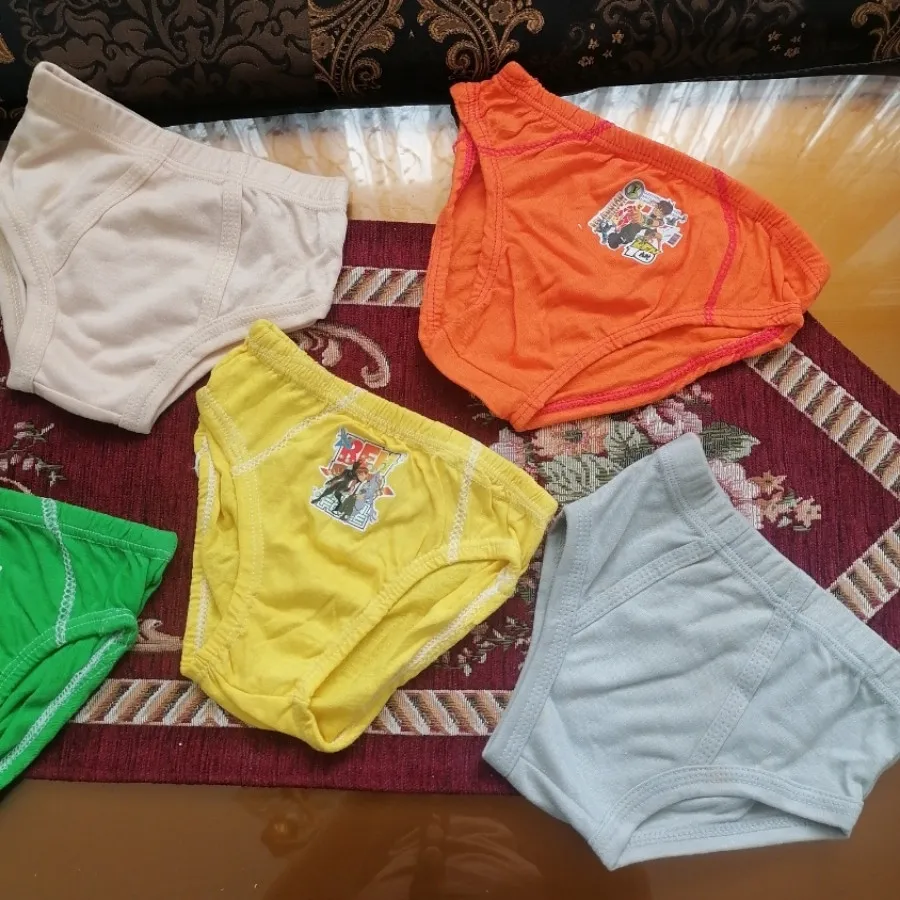 شلوارک بچگانه