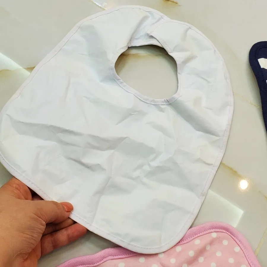 پیشبند بچگانه