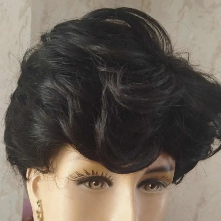 کلاه گیس،پوستیژ