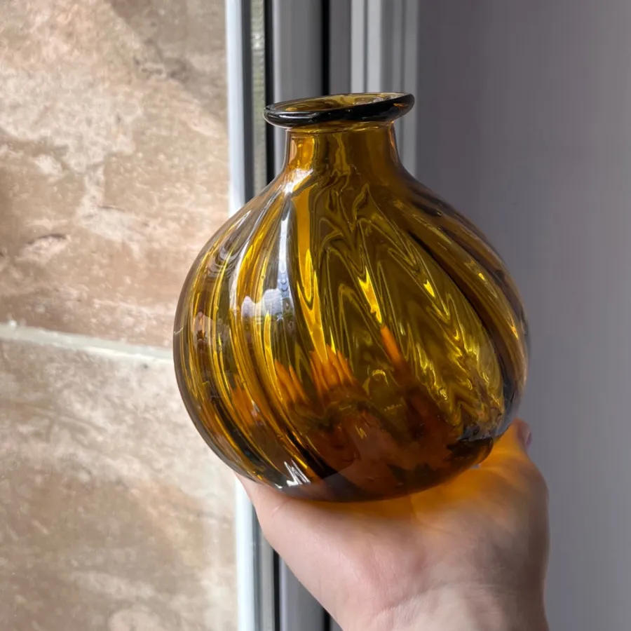 گلدان شیشه ای دستساز