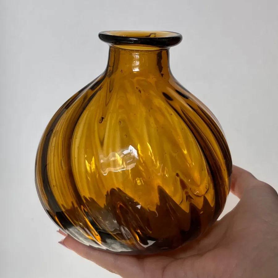 گلدان شیشه ای دستساز
