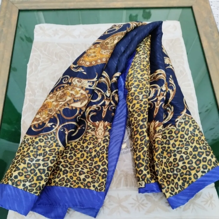 روسری ساتن