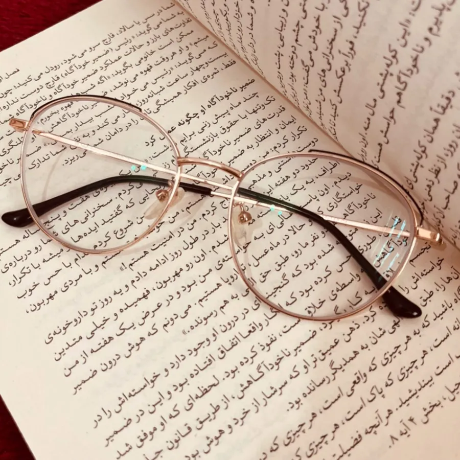 عینک طبی شماره یک و نیم