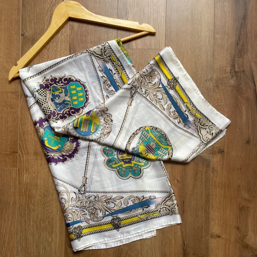 روسری ابریشمی