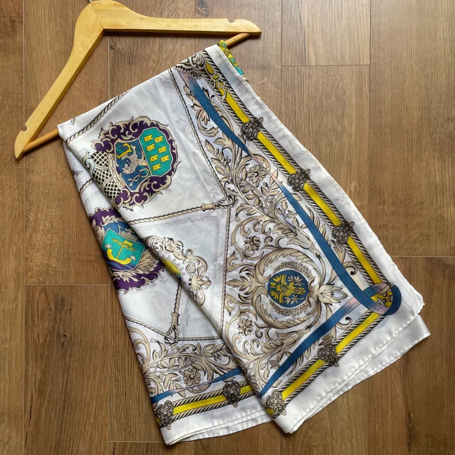 روسری ابریشمی