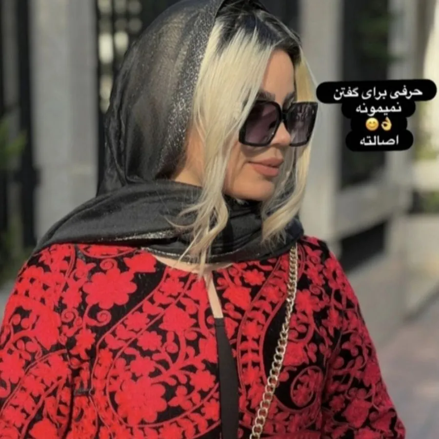 کت و شلوار مخمل قرمز