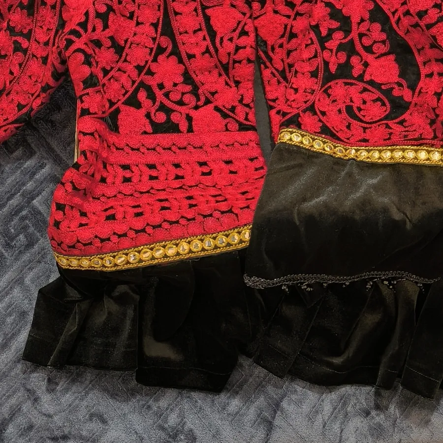 کت و شلوار مخمل قرمز