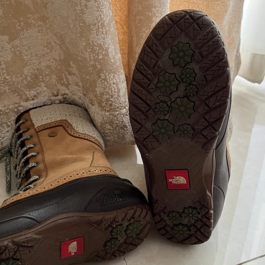 بوتزمستانیTheNorthFace