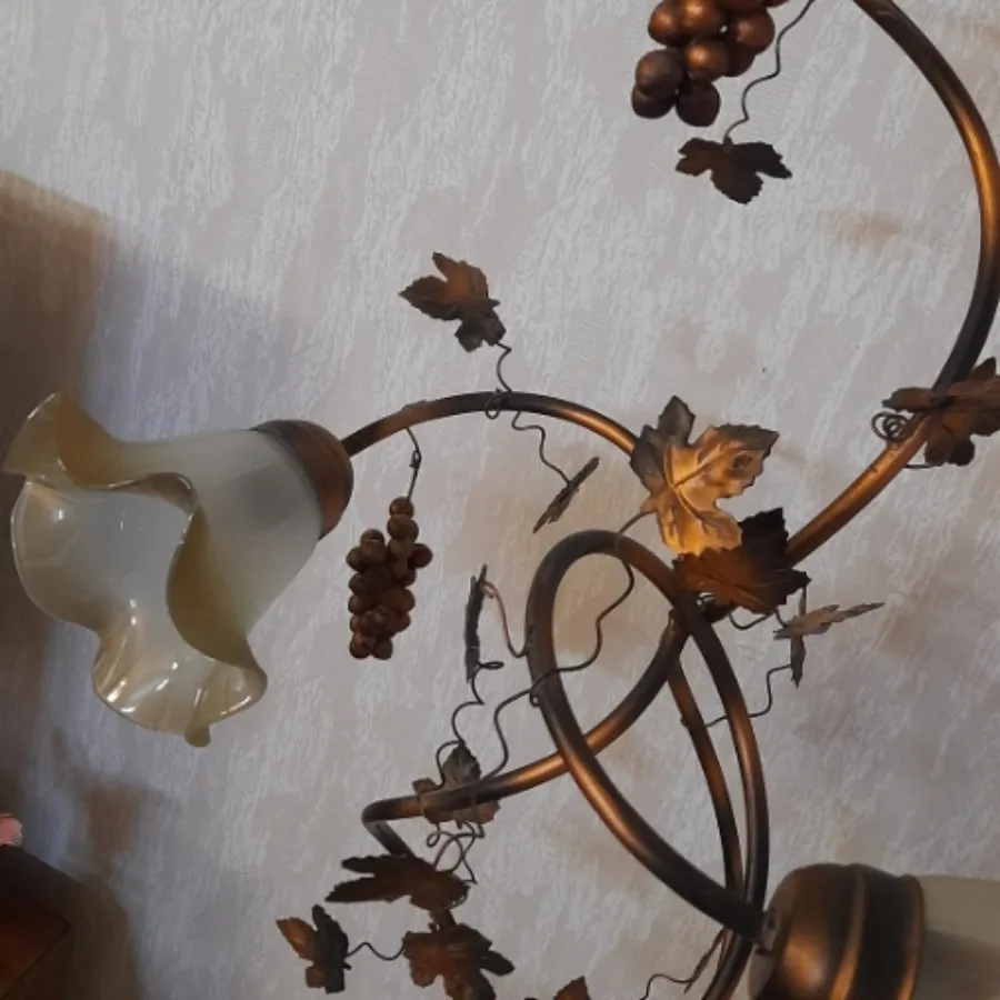 آباژور ایستاده