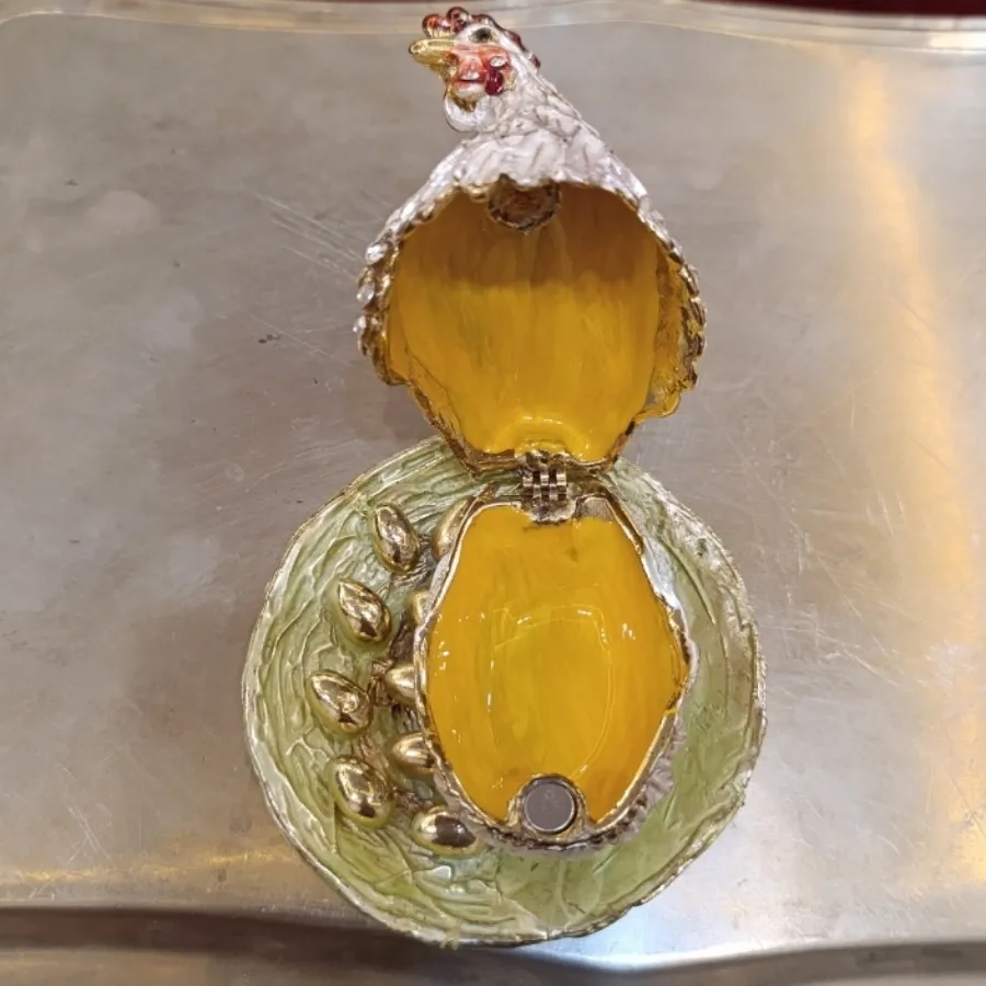 یک جا جواهری قدیمی