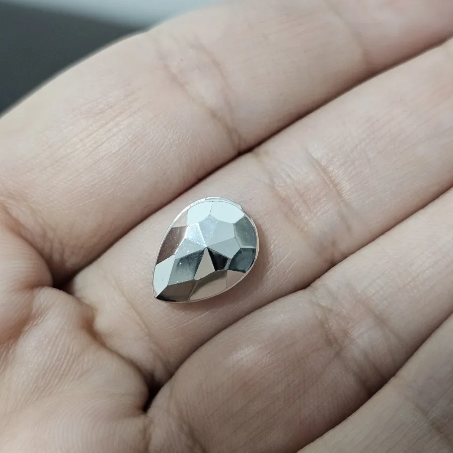 سنگ آبی پشت نقره ای