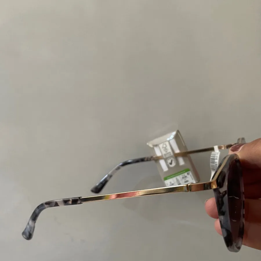 عینک برند اکسسوری المان