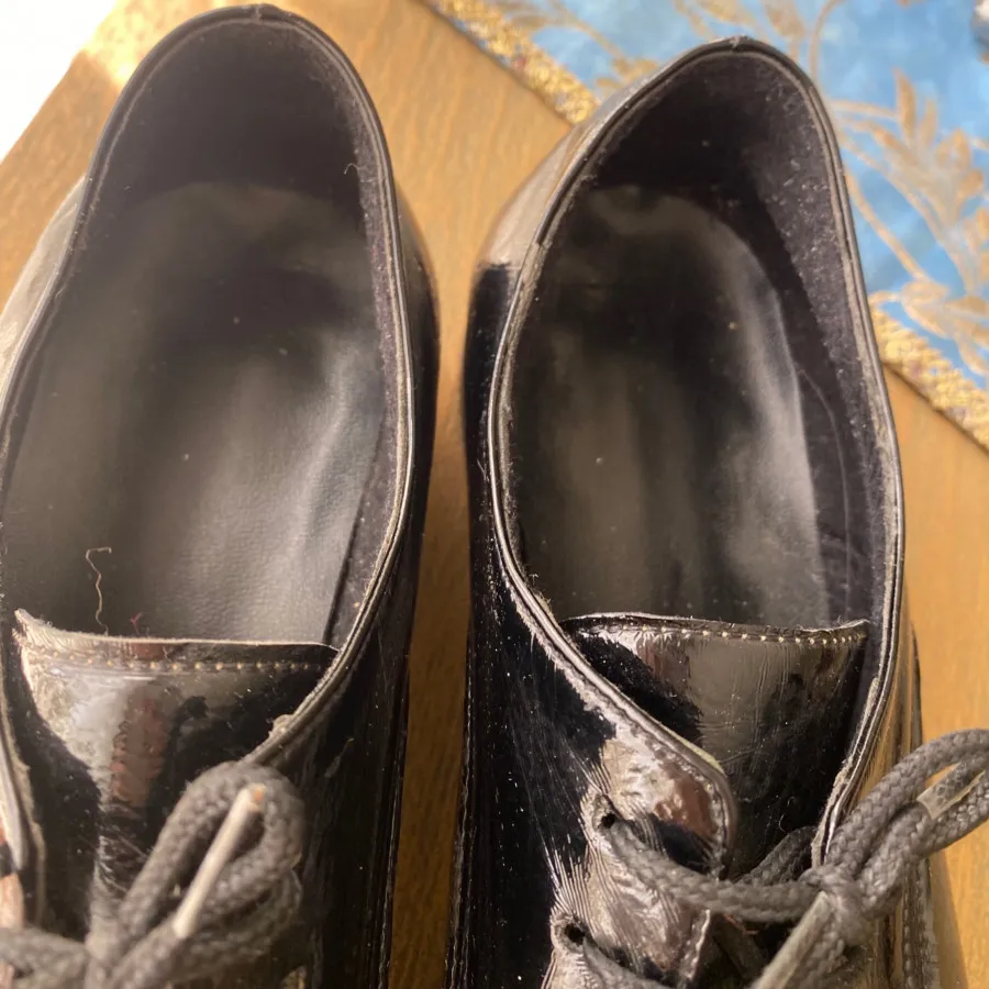 کفش کژوال ورنی