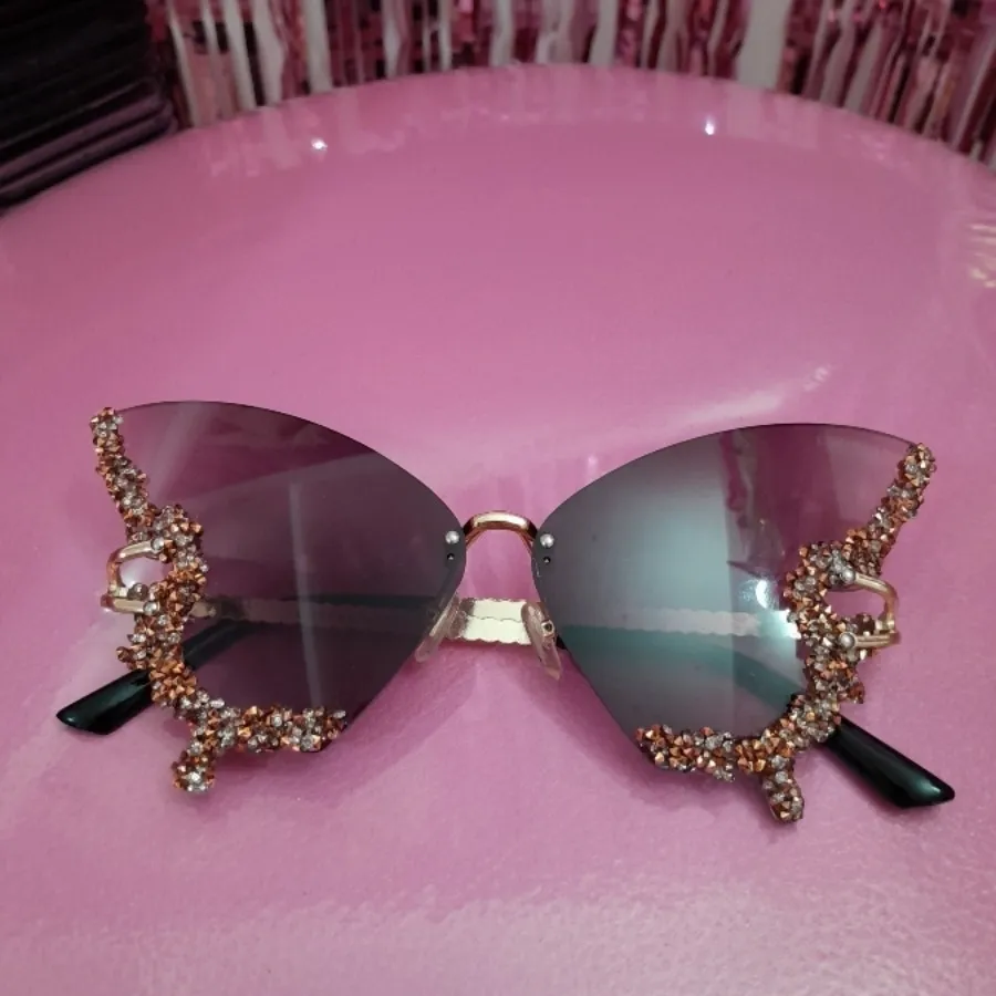 عینک افتابی پروانه ای