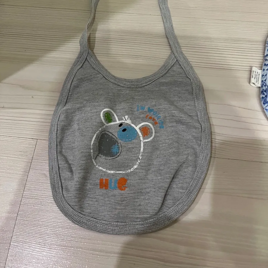 پیشبند و دستمال گردن
