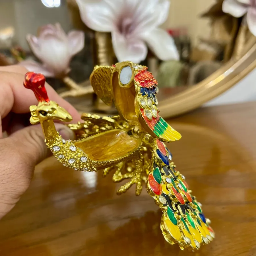 جای انگشتر طاووس
