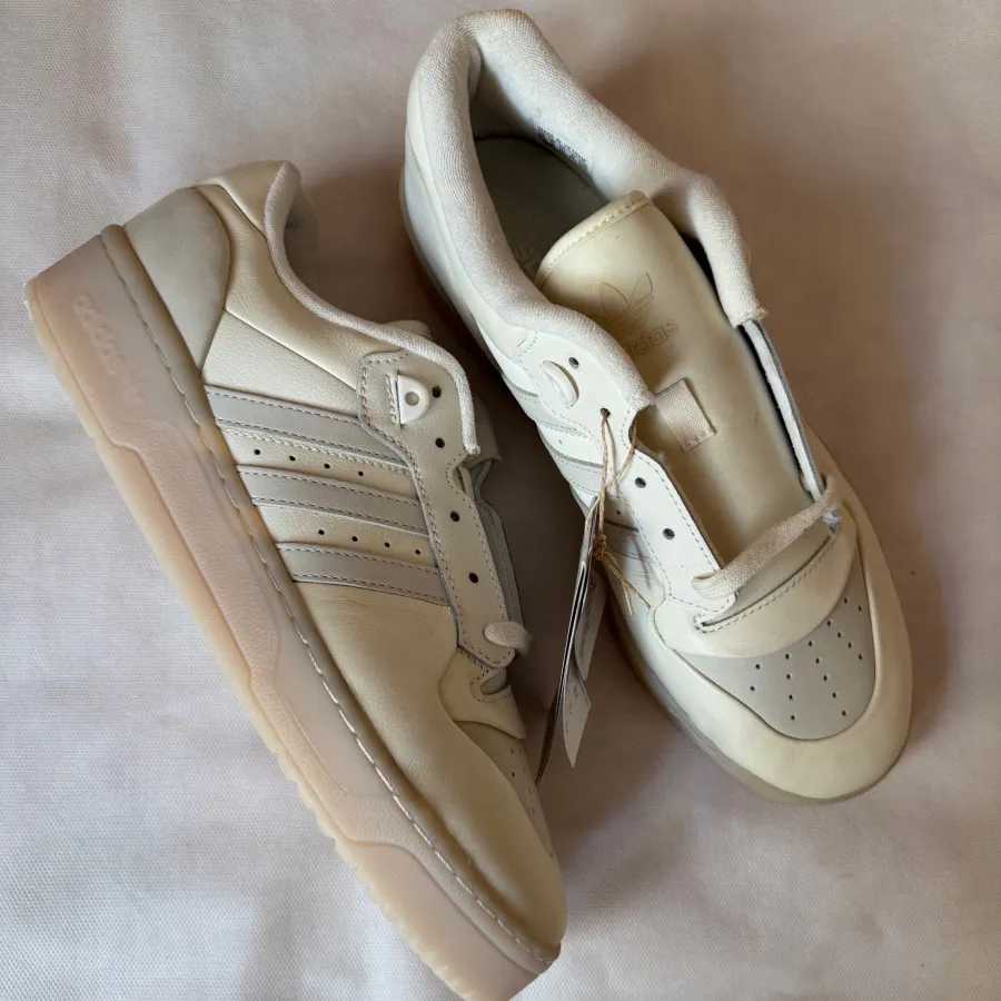 کتونی آدیداس Adidas