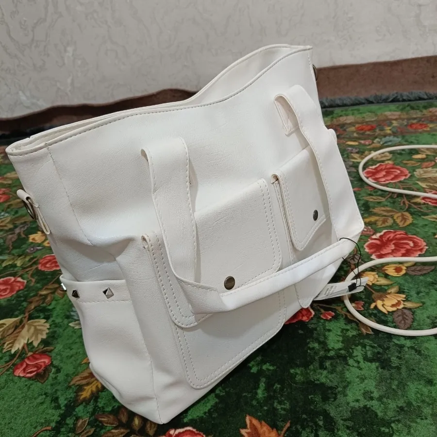 کیف جادار سفید