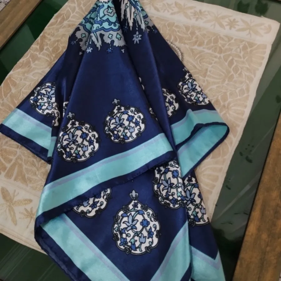 مینی اسکارف