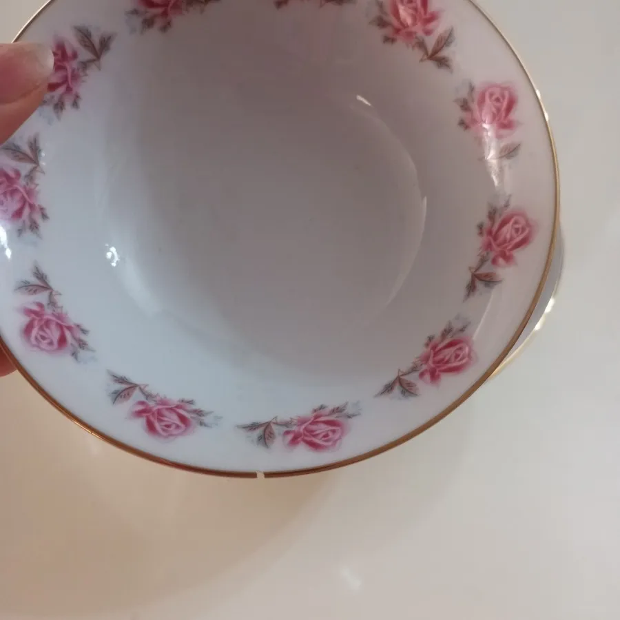 انارخوری گل سرخ