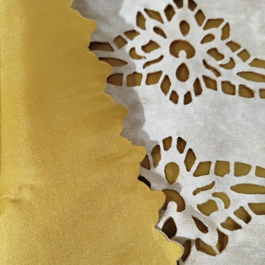 رومیزی آستر دار