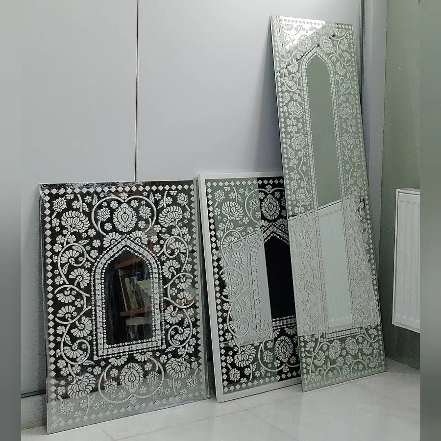 آینه دکوراتیو