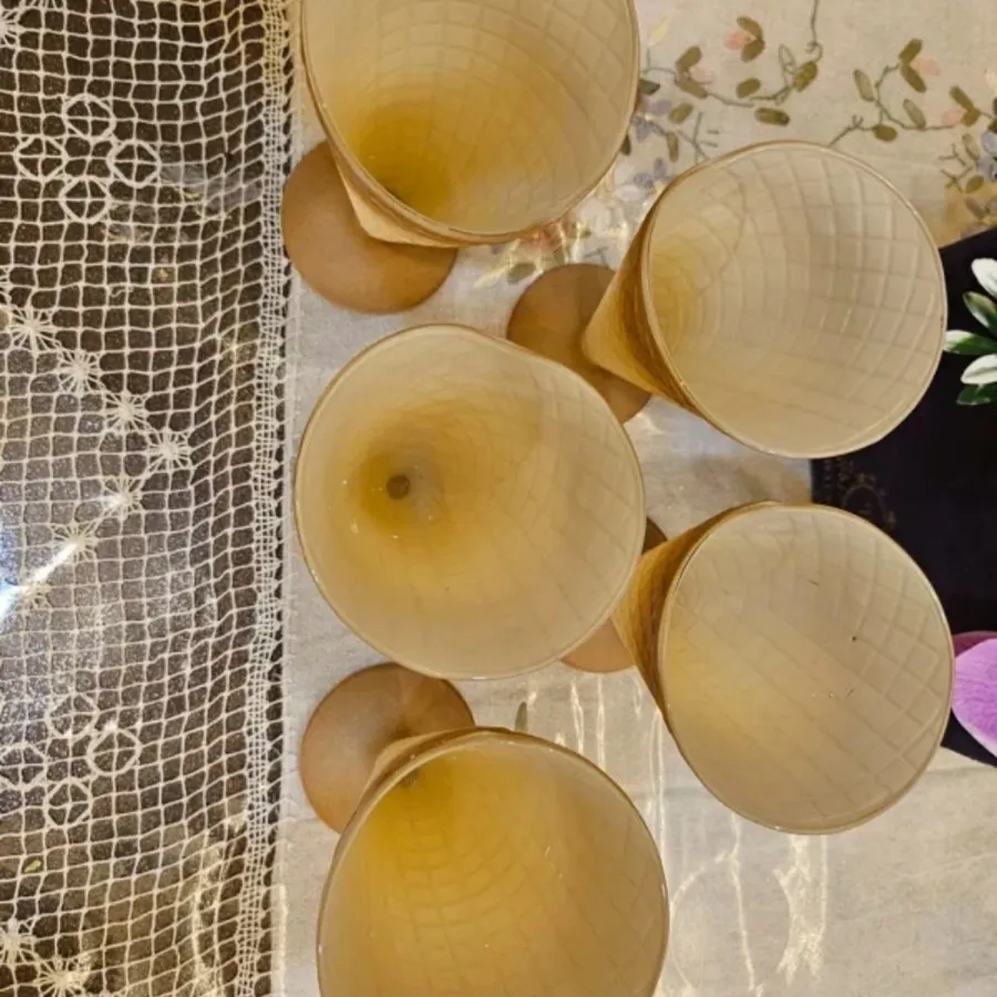 پنج عدد بستنی خوری بارفتن
