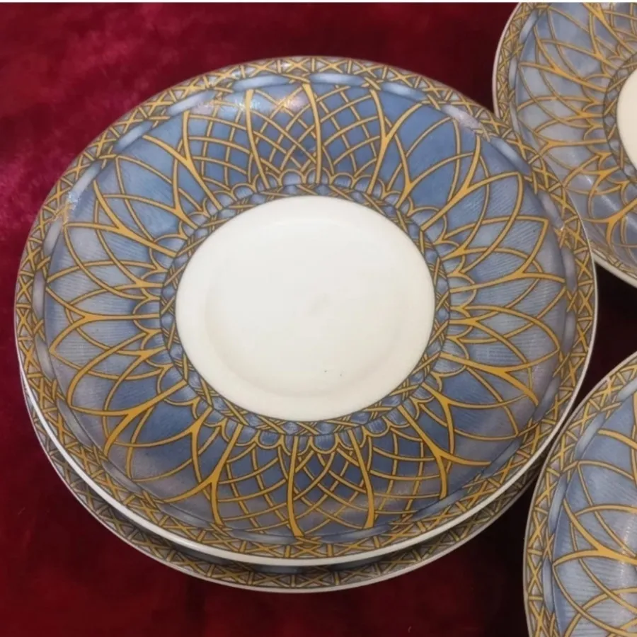 یکدست نعلبکی قدیمی