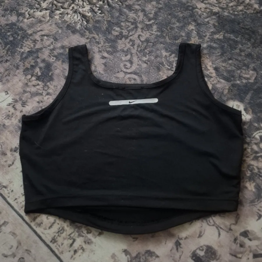 نیم تنه ی ورزشی