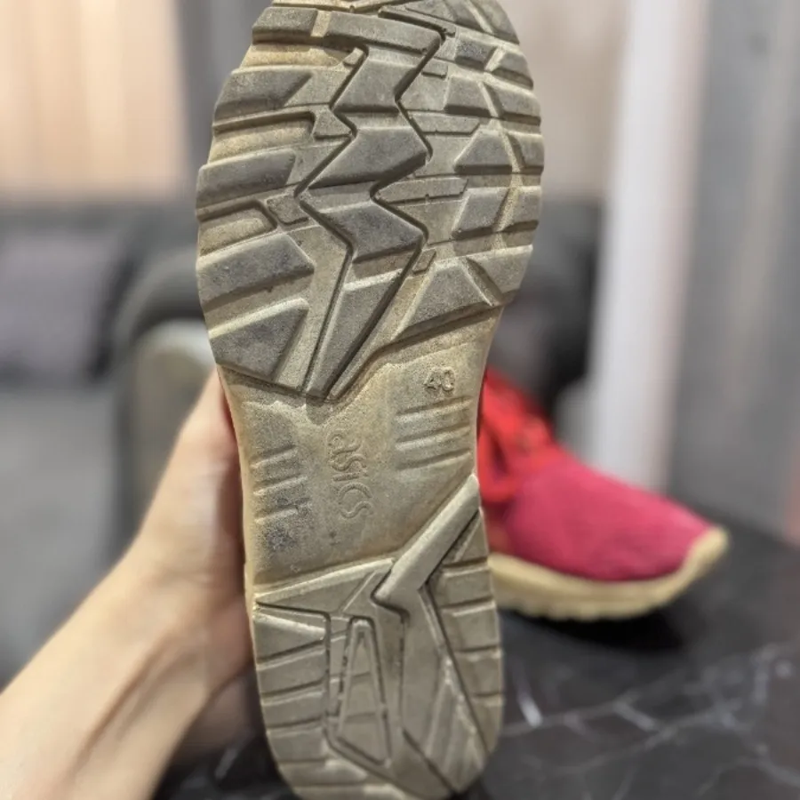 کفش جورابی قرمز