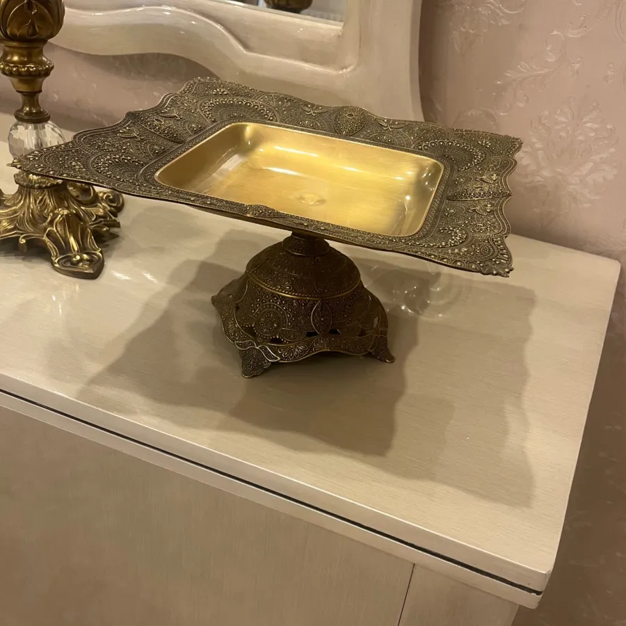 شیرینی خوری پایه دار