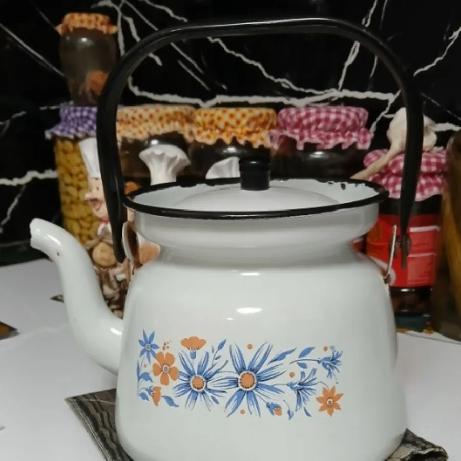 کتری لعابی قدیمی