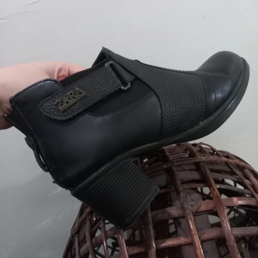کفش نیم بوت چرم زارا