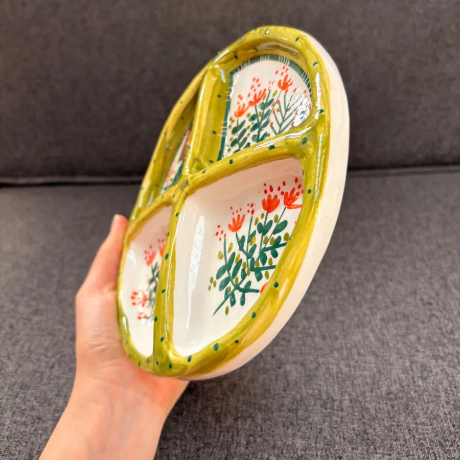 دیوارکوب یا اردوخوری?