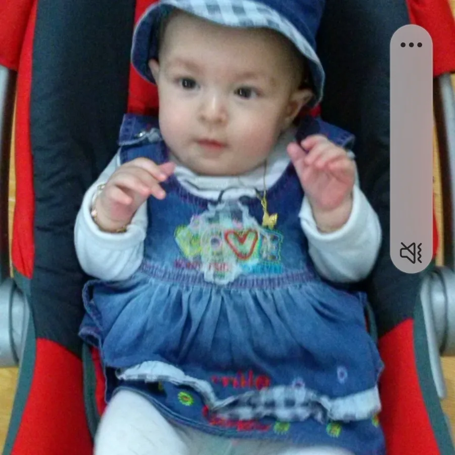 پیراهن نوزادی