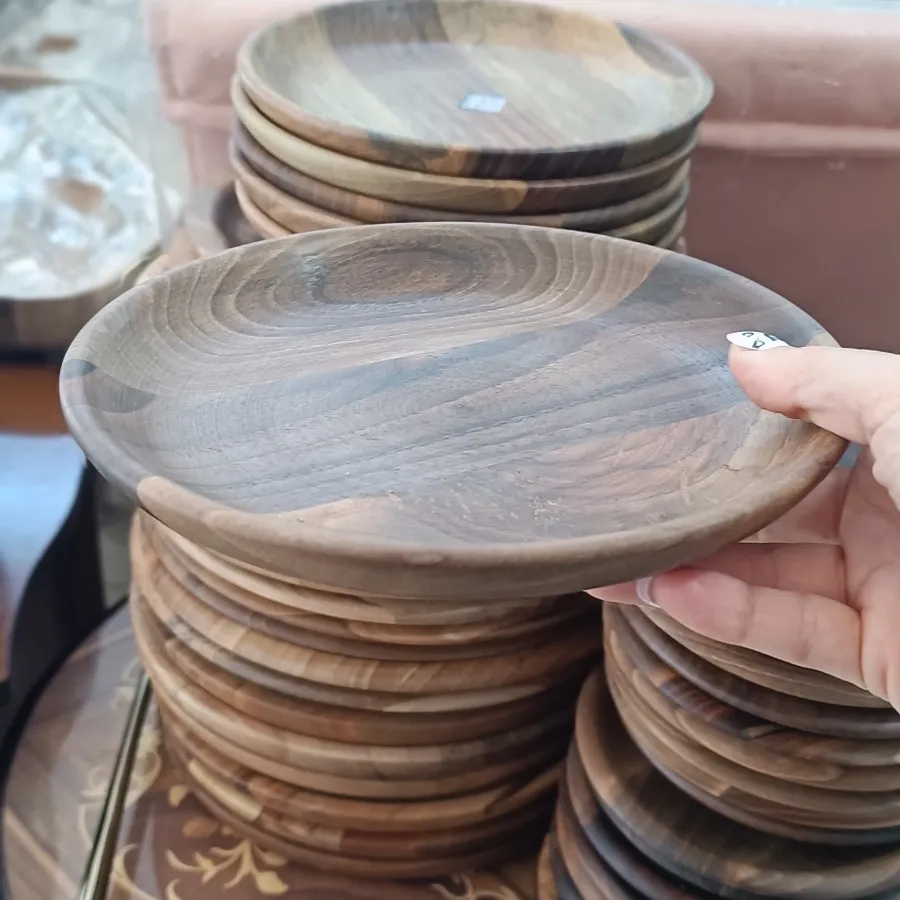 بشقاب چوبی