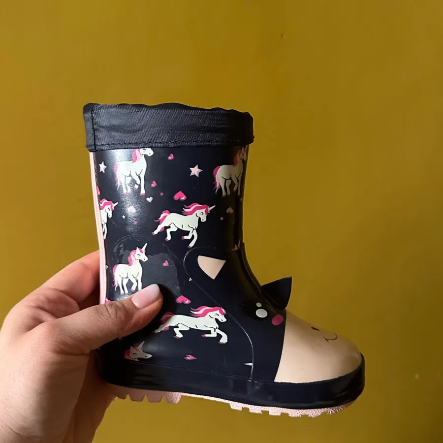 کفش بچگانه