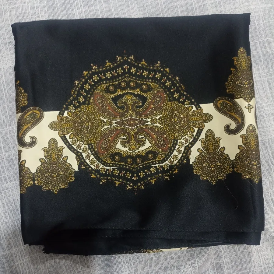روسری ساتن