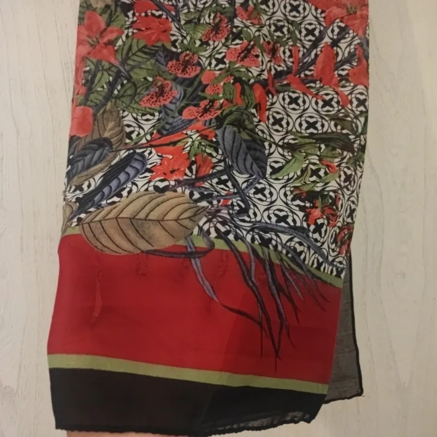 روسری زنانه
