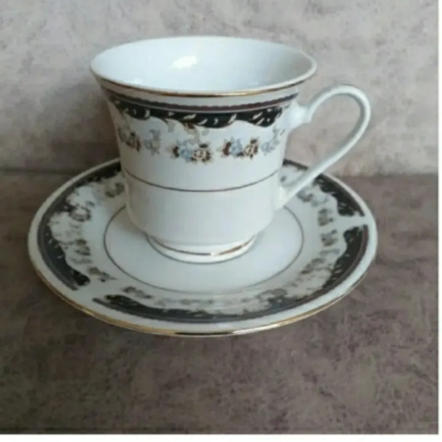 فنجان و نعلبکی قهوه خوری