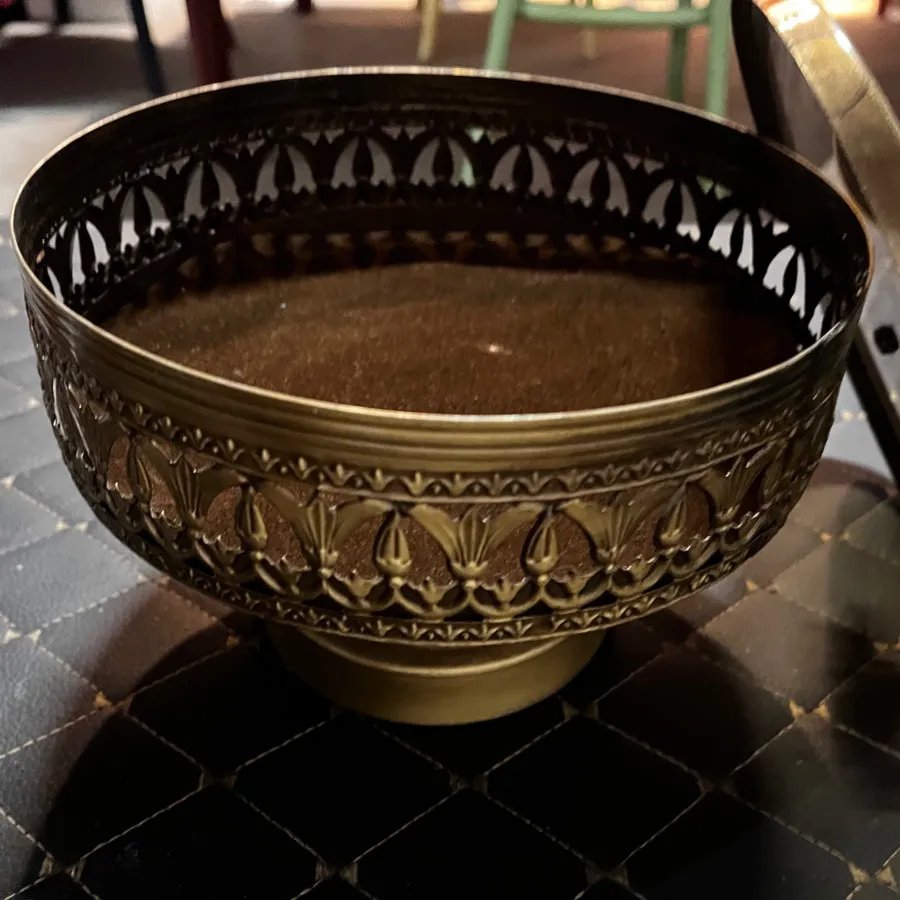 شکلات خوری فلزی