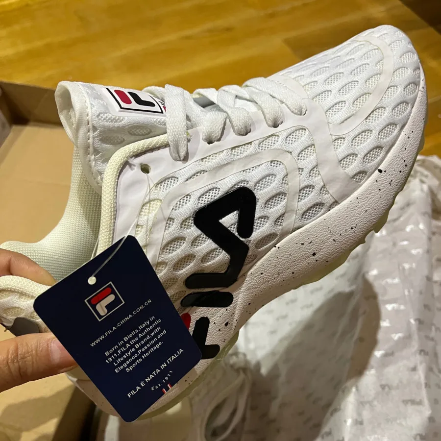 کفش برند FILA