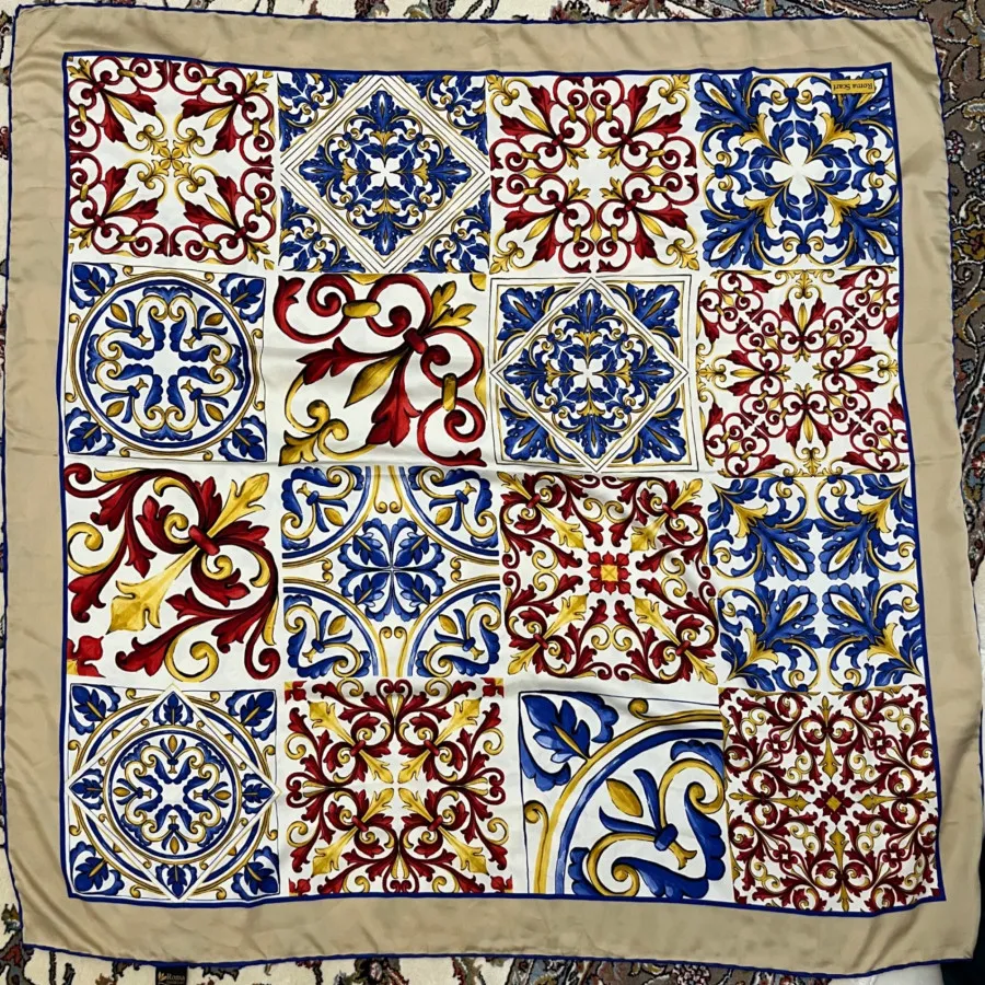 روسری ساتن دور دست دوز