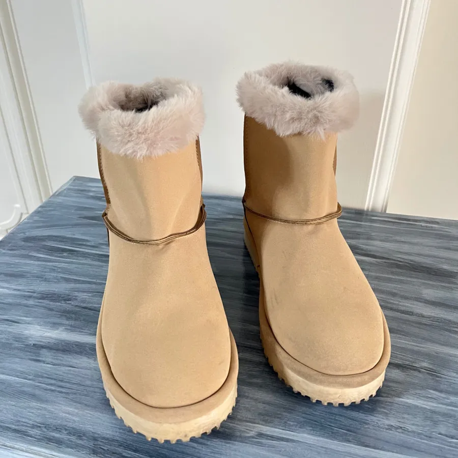 نیم بوت طرح Ugg