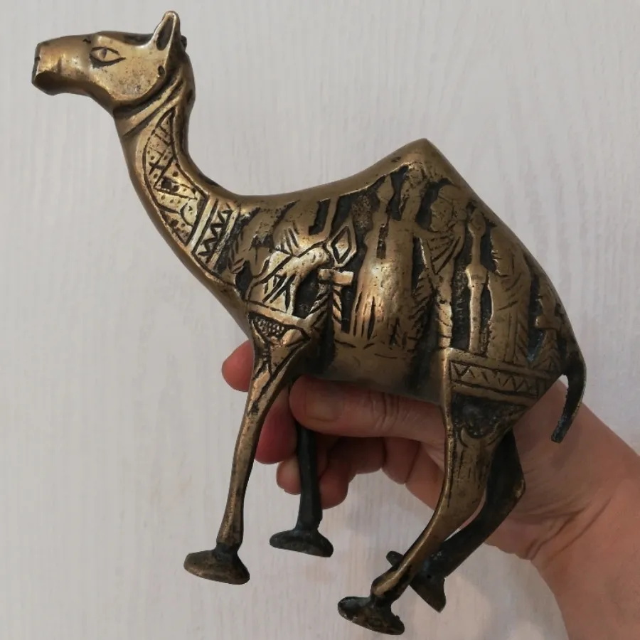شتر برنزی قدیمی