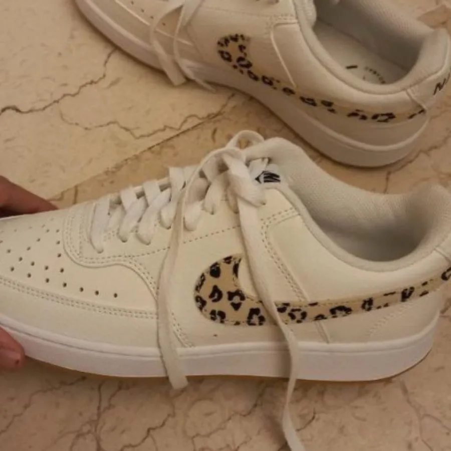 کفش nike کرم