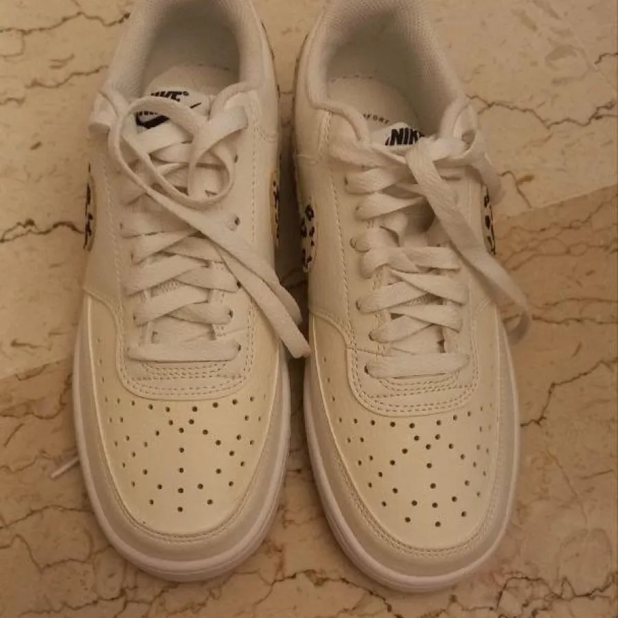 کفش nike کرم