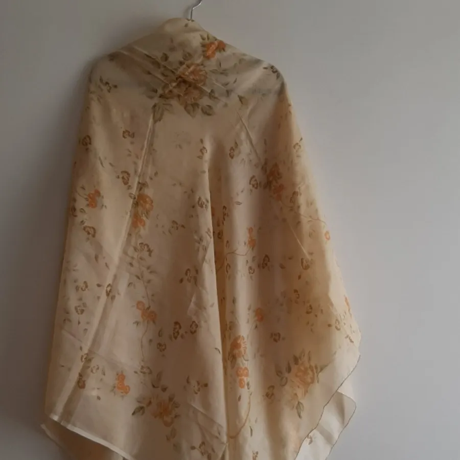 روسری ابریشم قواره دار