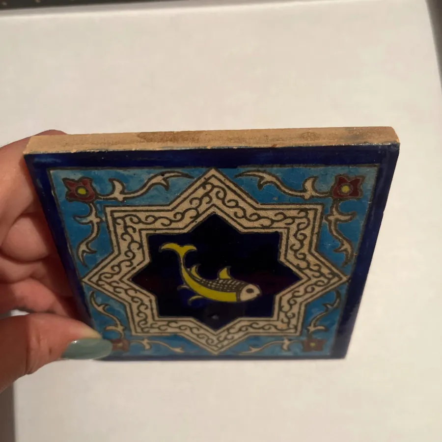 کاشی دیوارکوب